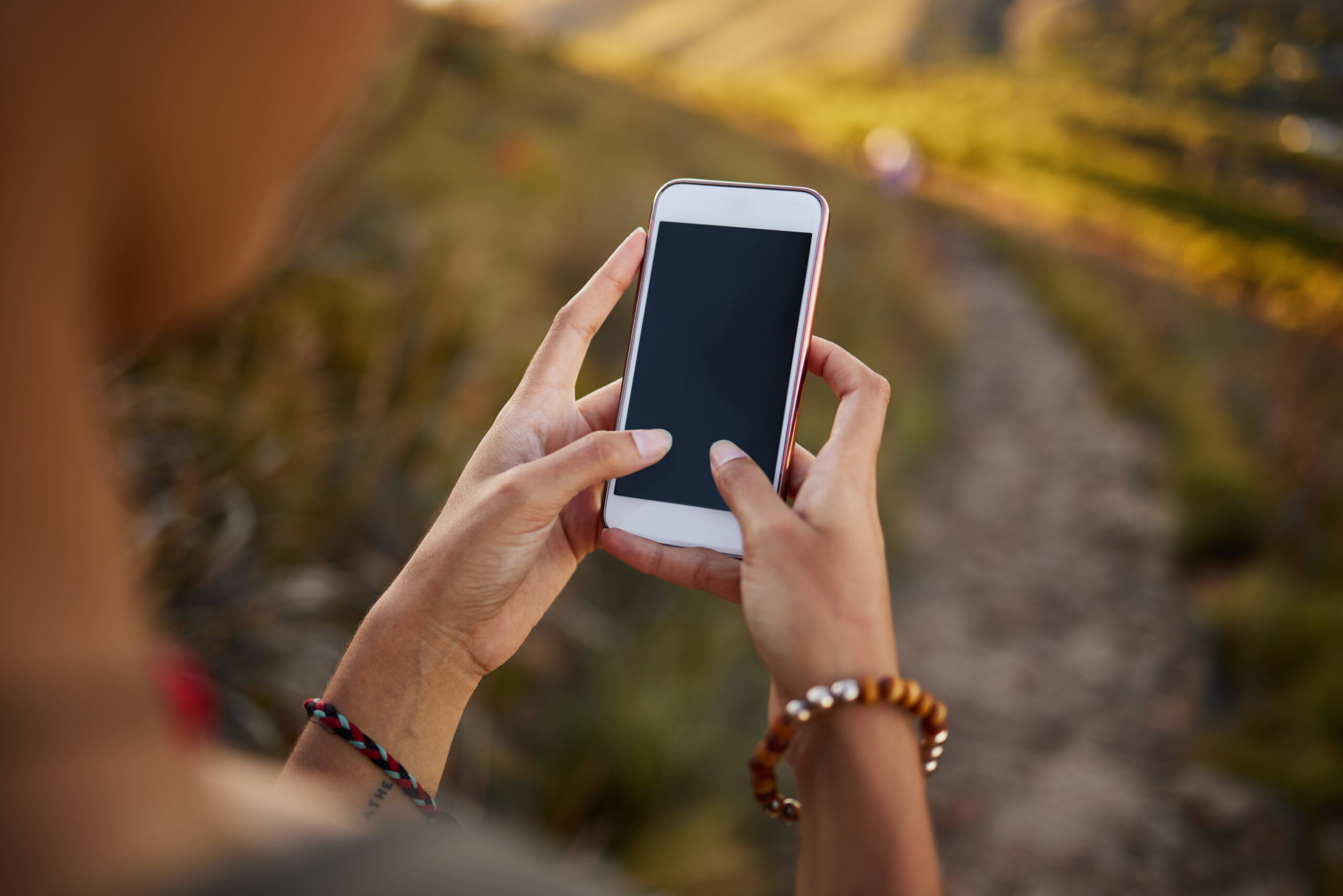 Find det perfekte billige mobilabonnement: Gode råd fra billig-mobil.dk